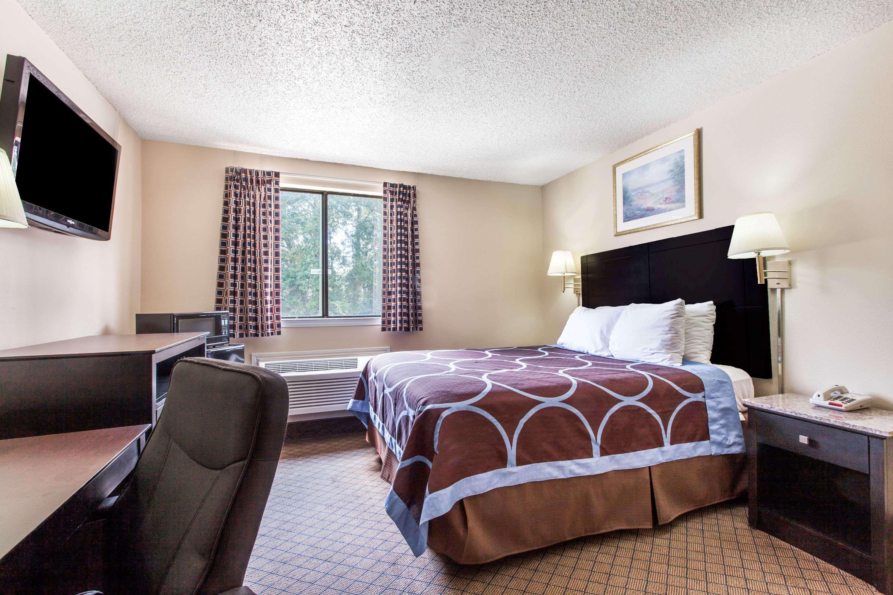 Super 8 By Wyndham Cleveland Tx Hotel Exterior photo